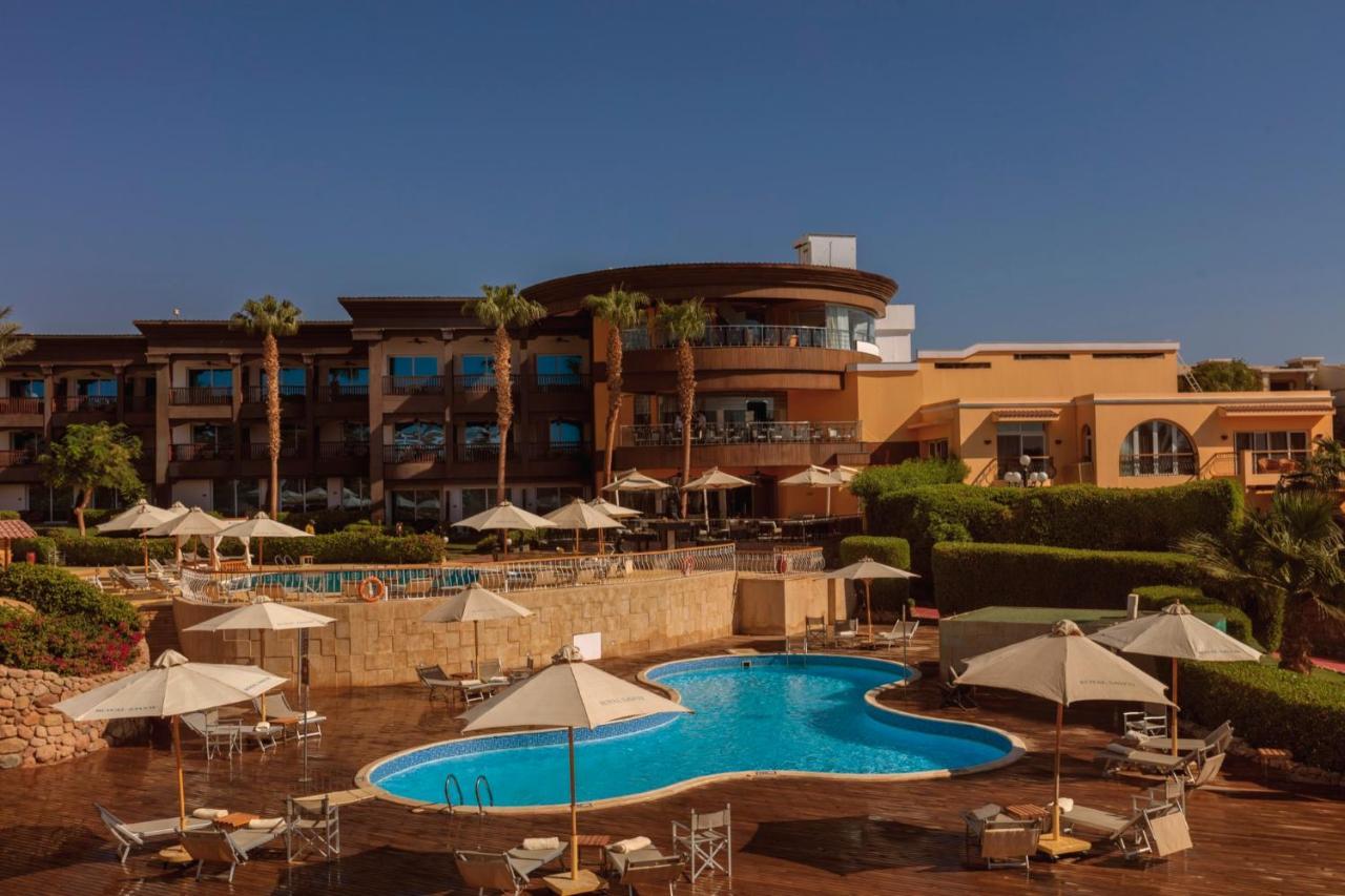 Royal Savoy Sharm El Sheikh (Adults Only) Hotel Kültér fotó The pool at the Royal Palm Resort and Spa